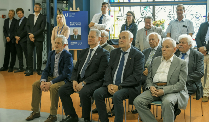 Bibliotekoje vyko akademiko E. K. Zavadsko 80-mečiui skirtas renginys: parodos atidarymas ir knygos pristatymas
